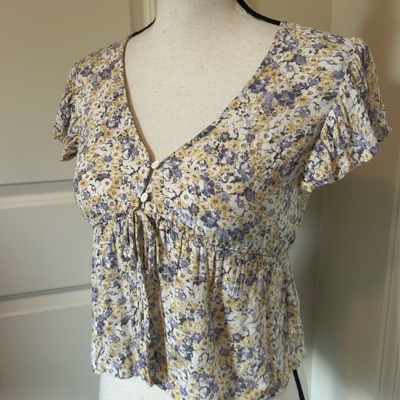 Wild fable floral button down cinch waist short sleeve vneck top - Picture 2 of 5